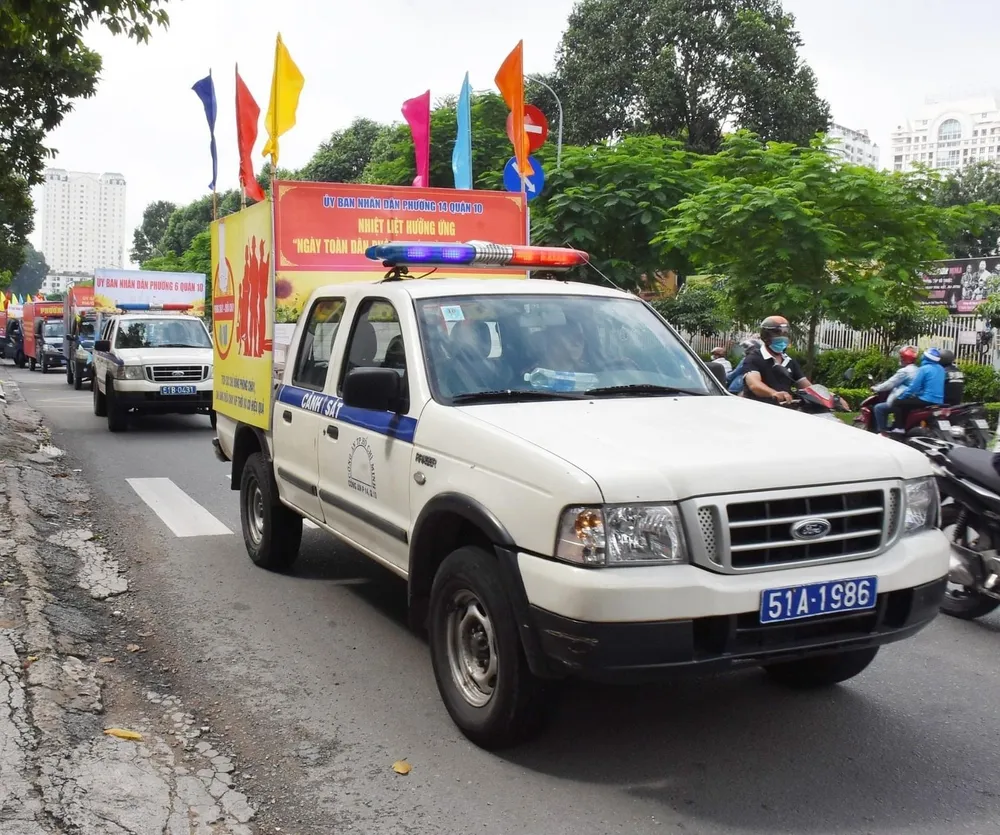 Diễu hành xe loa tuyên truyền PCCC Diễu hành xe loa tuyên truyền PCCC