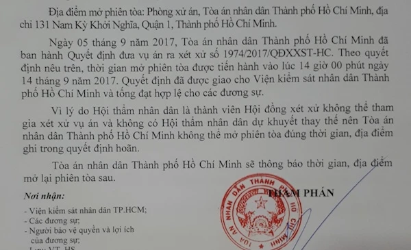 TAND TPHCM thông báo hoãn xử việc nguyên lãnh đạo Trường ĐH Hoa Sen kiện UBND TPHCM.
