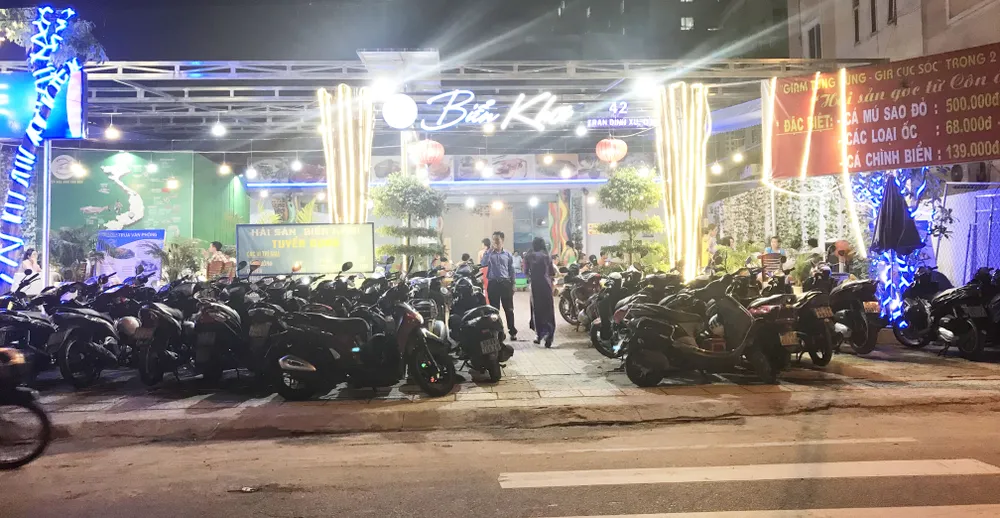 Tạt nước sôi phản ứng khi bị xử lý lấn chiếm vỉa hè ảnh 5