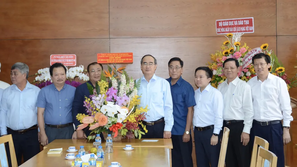 Bí thư Thành ủy TPHCM Nguyễn Thiện Nhân: “Báo SGGP đạt thành tựu đáng trân trọng” ảnh 3 Bí thư Thành ủy TPHCM Nguyễn Thiện Nhân: “Báo SGGP đạt thành tựu đáng trân trọng” ảnh 3
