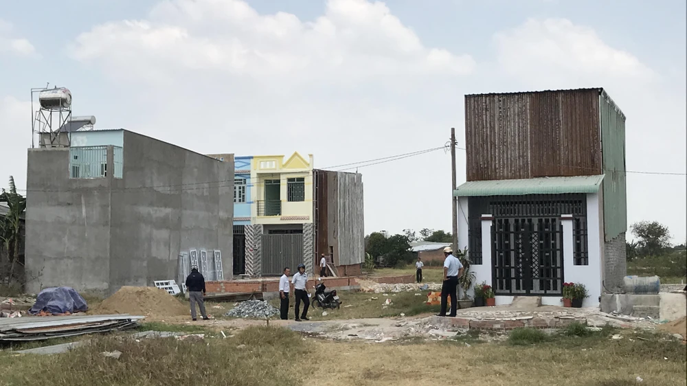 Cắt điện nước công trình không phép, xử lý nghiêm cán bộ vi phạm ảnh 3 Cắt điện nước công trình không phép, xử lý nghiêm cán bộ vi phạm ảnh 3