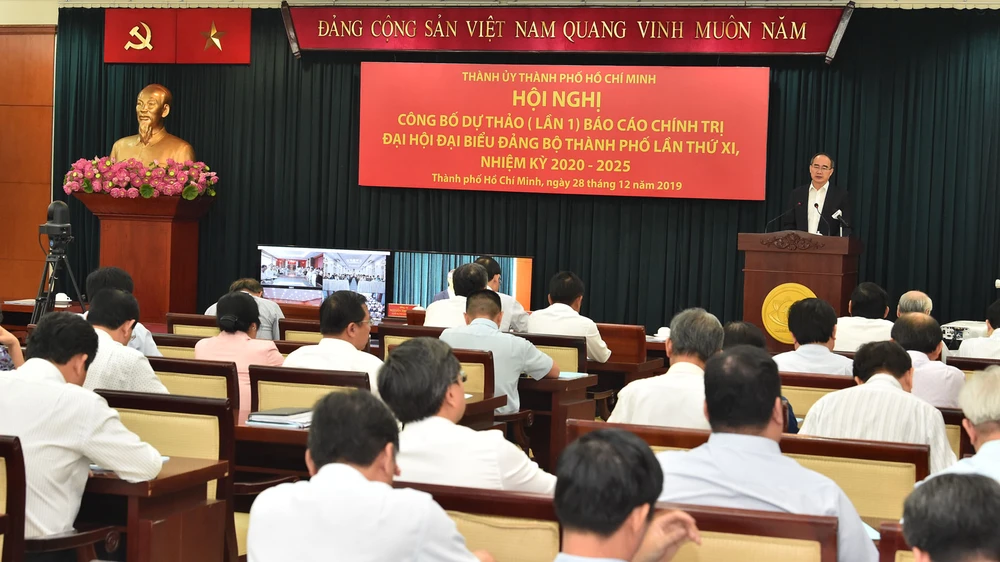  Hội nghị Công bố dự thảo Báo cáo Chính trị Đại hội Đại biểu TPHCM lần thứ XI. Ảnh: VIỆT DŨNG