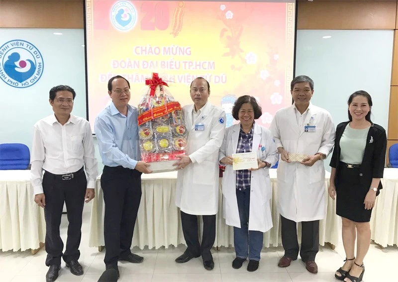 Đoàn đại biểu TPHCM thăm, chúc tết các đơn vị quân đội, gia đình có công, chính sách ảnh 1 Đoàn đại biểu TPHCM thăm, chúc tết các đơn vị quân đội, gia đình có công, chính sách ảnh 1