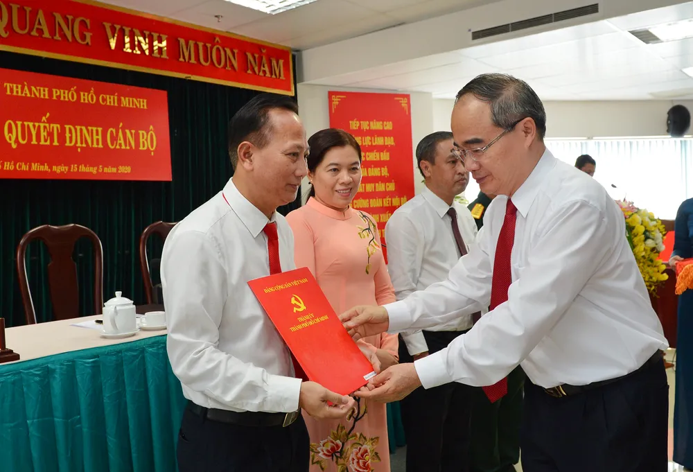 Ban Bí thư chỉ định 1 Ủy viên Ban Thường vụ và 5 Thành ủy viên tại TPHCM ảnh 2
