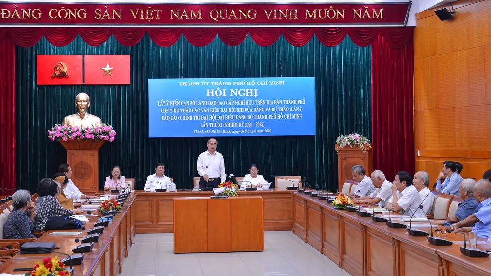 Cán bộ cao cấp nghỉ hưu trên địa bàn TPHCM góp ý văn kiện Đại hội Đảng ảnh 5 Cán bộ cao cấp nghỉ hưu trên địa bàn TPHCM góp ý văn kiện Đại hội Đảng ảnh 5