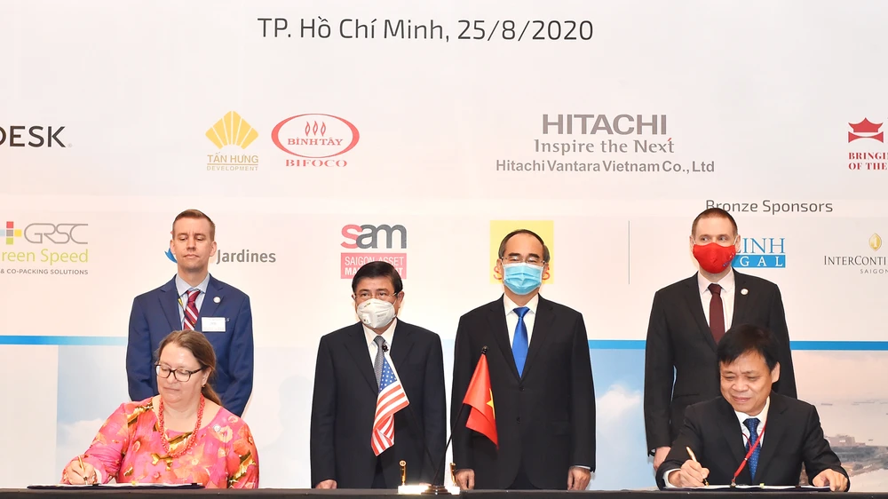 TPHCM luôn đồng hành với nhà đầu tư ảnh 7 TPHCM luôn đồng hành với nhà đầu tư ảnh 7