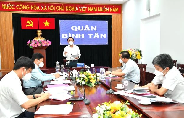 Bí thư Thành ủy TPHCM kiểm tra công tác phòng chống dịch Covid-19 tại điểm nóng Bình Tân ảnh 1 Bí thư Thành ủy TPHCM kiểm tra công tác phòng chống dịch Covid-19 tại điểm nóng Bình Tân ảnh 1