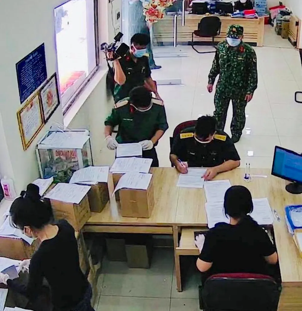 Bộ Tư lệnh TPHCM nhận, giao tro cốt cho người mất vì Covid-19 ảnh 1 Bộ Tư lệnh TPHCM nhận, giao tro cốt cho người mất vì Covid-19 ảnh 1