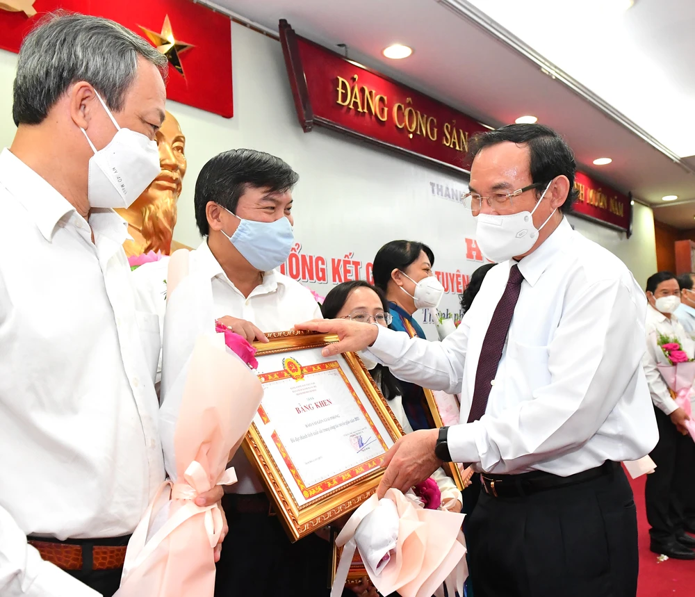 Bí thư Thành ủy TPHCM Nguyễn Văn Nên: Bảo vệ sinh hoạt, đời sống bình thường của người dân trong điều kiện có dịch, có bệnh ảnh 1 Bí thư Thành ủy TPHCM Nguyễn Văn Nên: Bảo vệ sinh hoạt, đời sống bình thường của người dân trong điều kiện có dịch, có bệnh ảnh 1