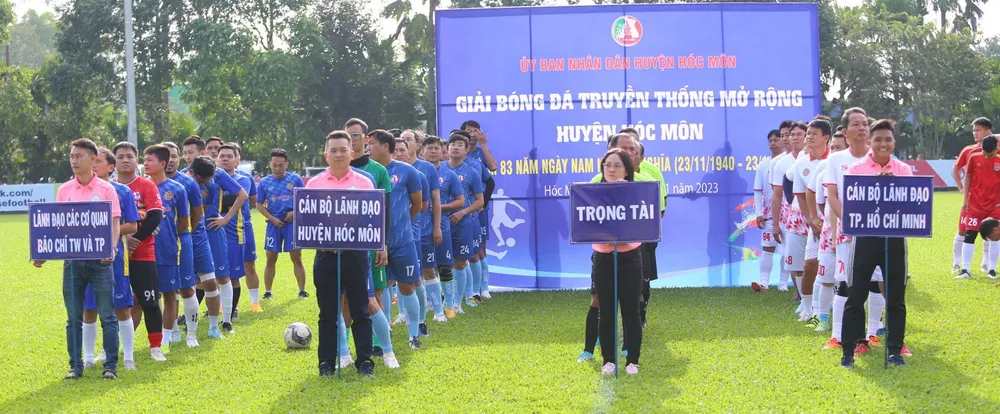 Các đội bóng chuẩn bị tranh tài Các đội bóng chuẩn bị tranh tài
