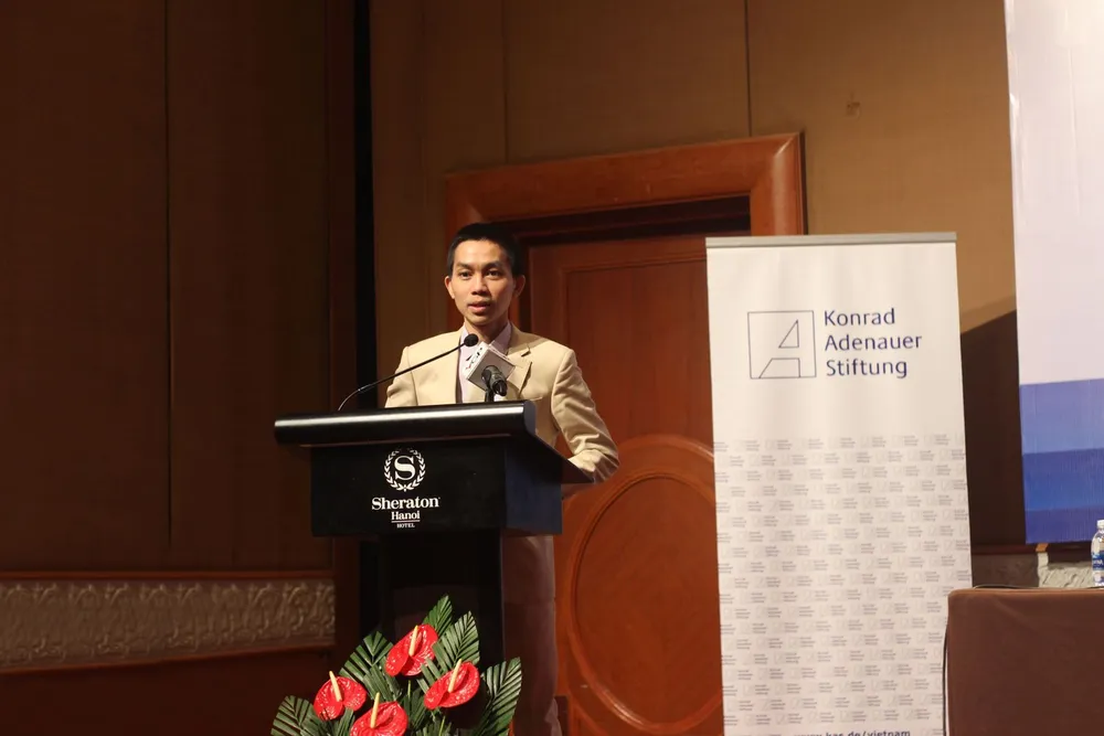 TS Nguyễn Đức Thành trình bày Báo cáo tại tọa đàm