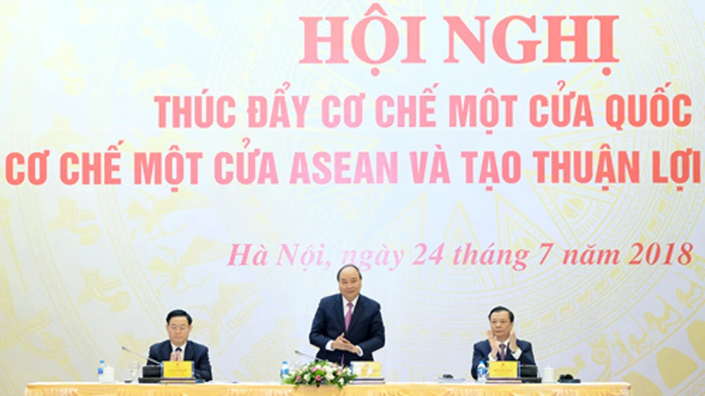 Thủ tướng chủ trì Hội nghị trực tuyến về "Thúc đẩy cơ chế một cửa quốc gia, cơ chế một cửa ASEAN và tạo thuận lợi thương mại”