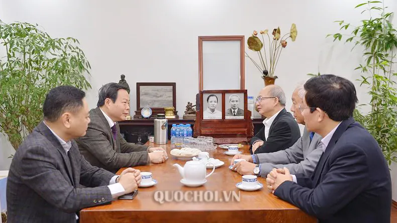 Phó Chủ tịch Quốc hội Phùng Quốc Hiển chúc tết các đồng chí nguyên lãnh đạo Đảng, Nhà nước, Quốc hội ảnh 2