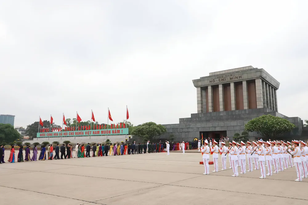 Khai mạc kỳ họp thứ 7: Đoàn kết, gương mẫu thực hiện nhiệm vụ, biến khó khăn thành cơ hội phát triển ảnh 1 Khai mạc kỳ họp thứ 7: Đoàn kết, gương mẫu thực hiện nhiệm vụ, biến khó khăn thành cơ hội phát triển ảnh 1