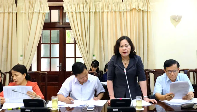 Bà Ngô Thị Minh đề nghị các địa phương báo cáo đầy đủ, chi tiết hơn về thực hiện quyền trẻ em 