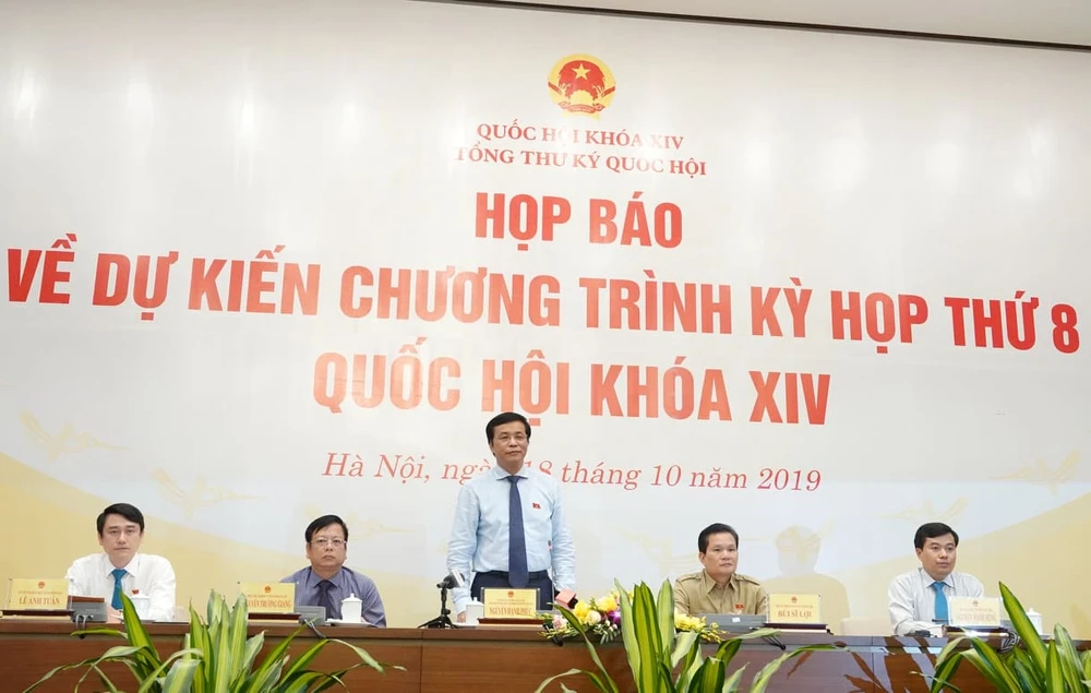 Tổng thư ký Quốc hội Nguyễn Hạnh Phúc chủ trì họp báo 