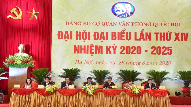 Đoàn chủ tịch Đại hội 