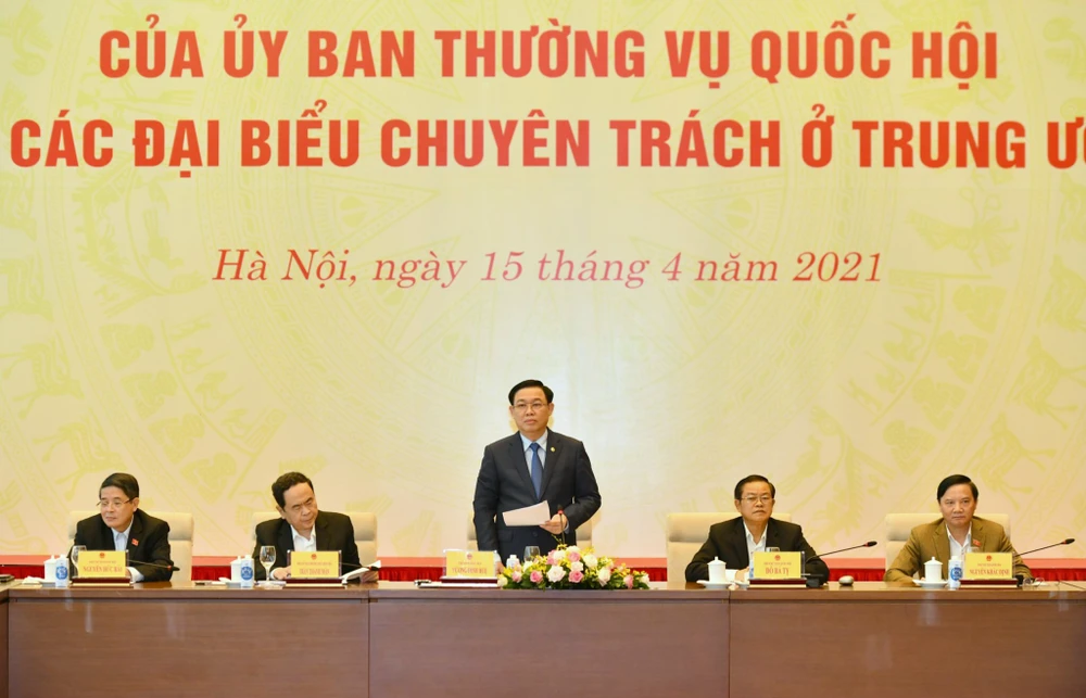 Chủ tịch Quốc hội Vương Đình Huệ chủ trì phiên họp. Ảnh: QUANG PHÚC 