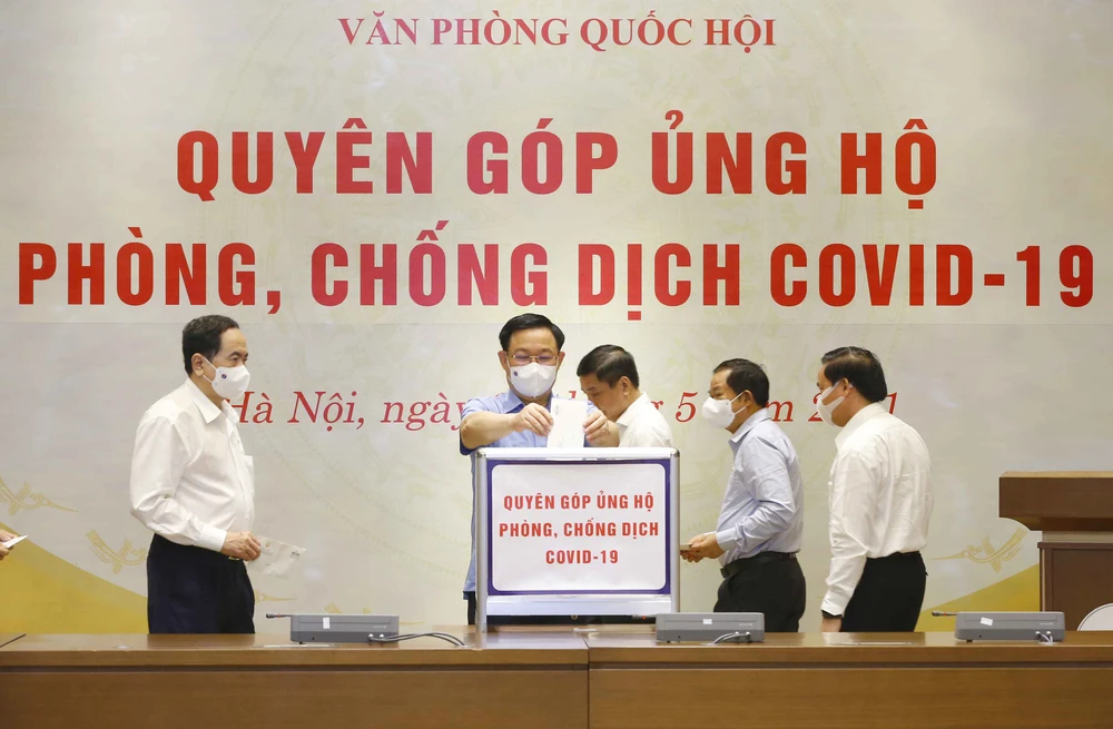 Chủ tịch Quốc hội Vương Đình Huệ quyên góp ủng hộ Quỹ phòng chống dịch Covid-19