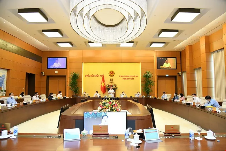 Quang cảnh phiên họp thứ 58, phiên họp cuối cùng của UBTVQH khoá XIV