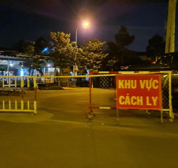 UBTVQH đề nghị Chính phủ cần cụ thể hóa hơn nữa các biện pháp đặc biệt được áp dụng để phòng chống dịch