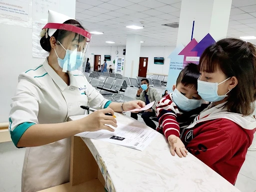 Hệ thống y tế cơ sở là lực lượng đóng vai trò quan trọng trong tuyến đầu chống dịch