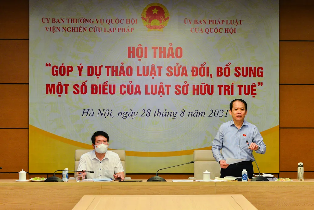Chủ nhiệm Ủy ban Pháp luật Hoàng Thanh Tùng chủ trì hội thảo 