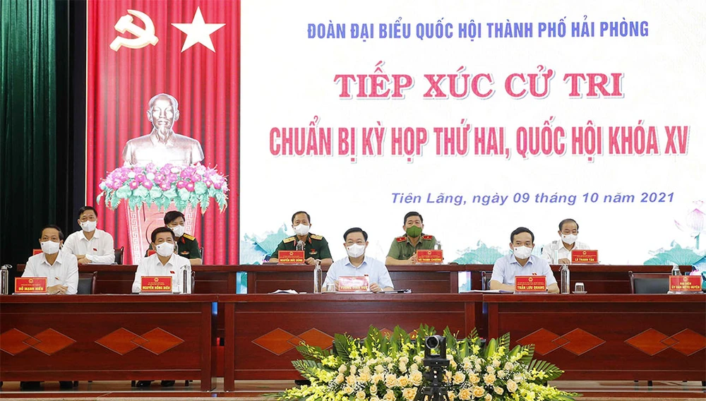 Quang cảnh buổi tiếp xúc 