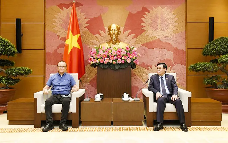 Chủ tịch Quốc hội Vương Đình Huệ tiếp ông Milovan Stankvo, nhà sáng lập kiêm Giám đốc công nghệ Công ty NG Biotech