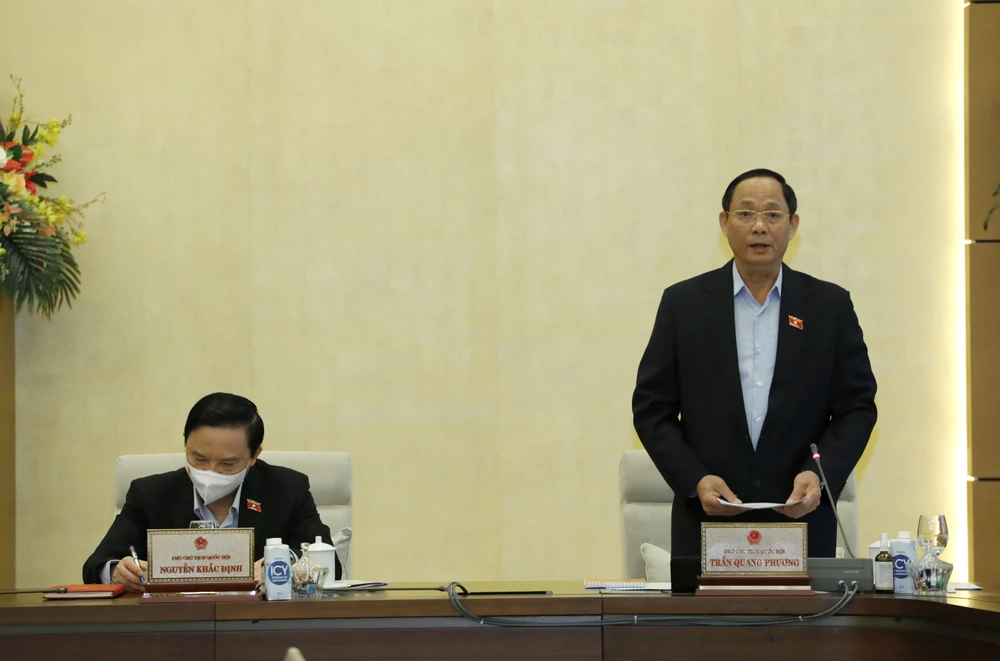 Phó Chủ tịch Quốc hội Trần Quang Phương điều hành phiên họp