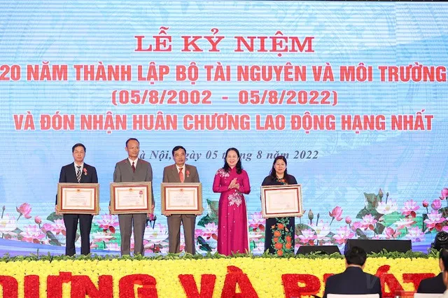 Thủ tướng Phạm Minh Chính: Cần lời giải phù hợp, hiệu quả cho những bài toán “hóc búa” về tài nguyên, môi trường ảnh 2 Thủ tướng Phạm Minh Chính: Cần lời giải phù hợp, hiệu quả cho những bài toán “hóc búa” về tài nguyên, môi trường ảnh 2