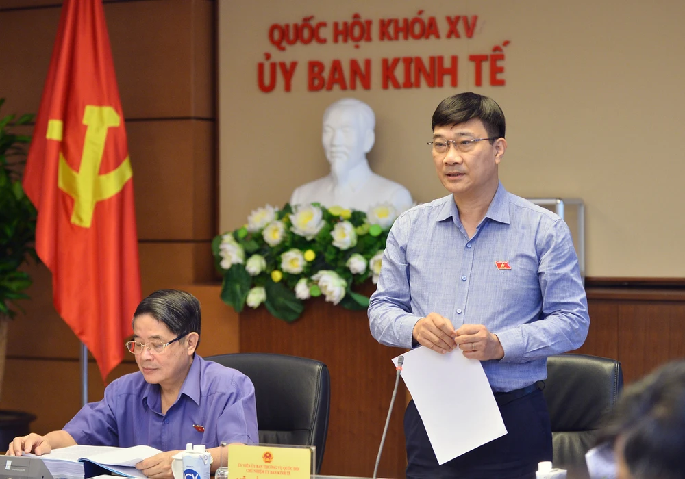 Chủ nhiệm Ủy ban Kinh tế Vũ Hồng Thanh phát biểu khai mạc phiên họp ​