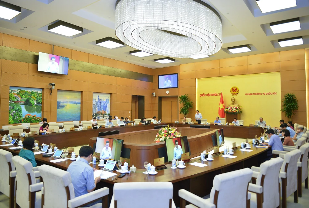 Một phiên họp của UBTVQH