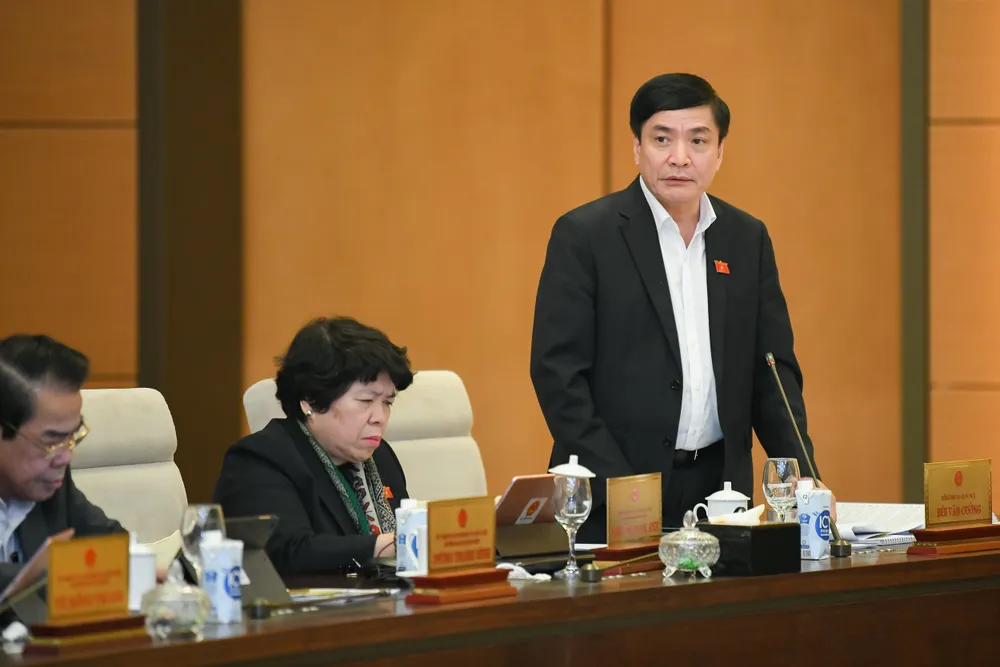 Tổng Thư ký Quốc hội Bùi Văn Cường cho rằng vấn đề phát triển không gian biển chưa được phác họa rõ nét