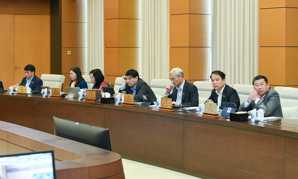 Các ủy viên Ủy ban Thường vụ Quốc hội dự họp Các ủy viên Ủy ban Thường vụ Quốc hội dự họp