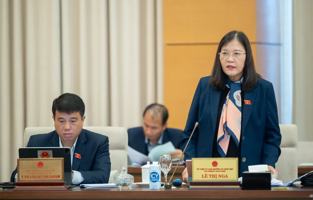 Chủ nhiệm Ủy ban Tư pháp Lê Thị Nga phát biểu tại phiên họp Chủ nhiệm Ủy ban Tư pháp Lê Thị Nga phát biểu tại phiên họp