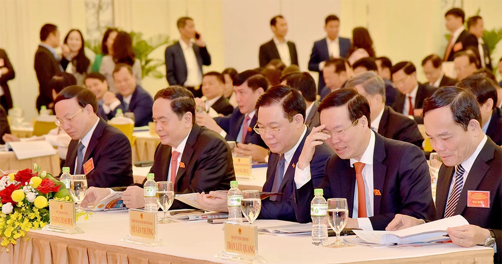 Chủ tịch Quốc hội Vương Đình Huệ, Thường trực Ban Bí thư Võ Văn Thưởng và các đại biểu tham dự hội nghị