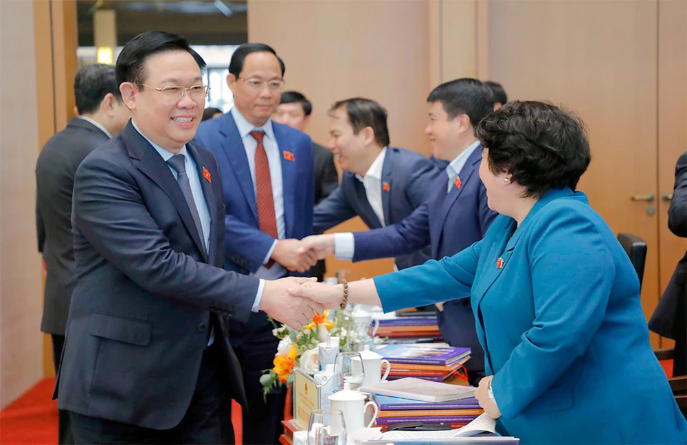 Chủ tịch Quốc hội Vương Đình Huệ, các Phó Chủ tịch Quốc hội dự hội nghị