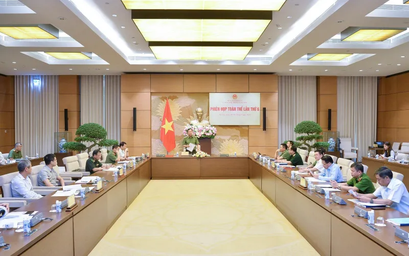 Ủy ban Quốc phòng và An ninh họp phiên toàn thể lần thứ 6