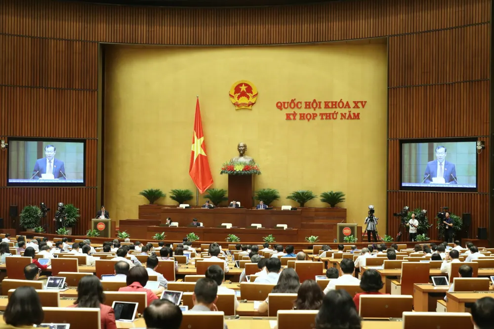 Quang cảnh phiên họp, sáng 27-5. Ảnh: VIẾT CHUNG Quang cảnh phiên họp, sáng 27-5. Ảnh: VIẾT CHUNG