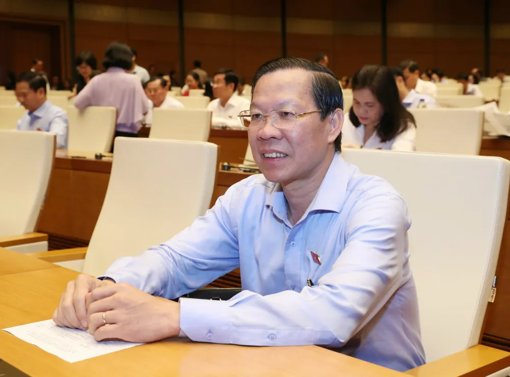 ĐB Phan Văn Mãi, Chủ tịch UBND TPHCM tham dự phiên họp. Ảnh: QUANG PHÚC ĐB Phan Văn Mãi, Chủ tịch UBND TPHCM tham dự phiên họp. Ảnh: QUANG PHÚC