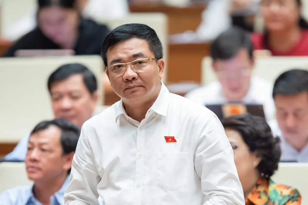 ĐB Nguyễn Minh Đức phát biểu tại phiên thảo luận. Ảnh: QUANG PHÚC ĐB Nguyễn Minh Đức phát biểu tại phiên thảo luận. Ảnh: QUANG PHÚC