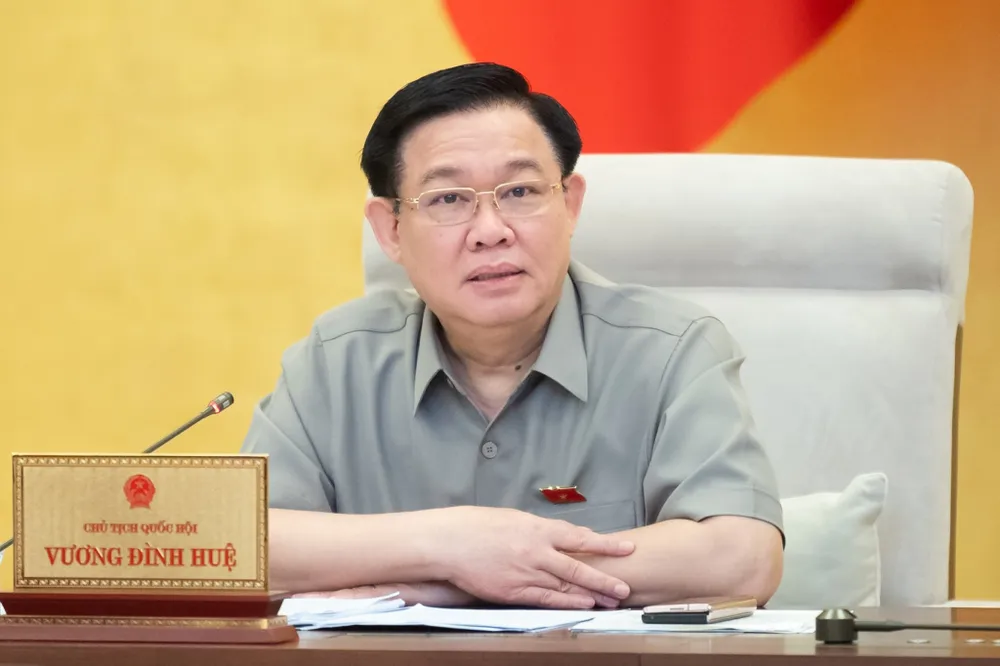 Chủ tịch Quốc hội Vương Đình Huệ bày tỏ bức xúc về tình trạng chậm trễ hoàn thuế giá trị gia tăng. Ảnh: VIẾT CHUNG