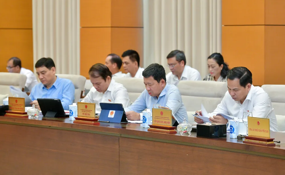 Đại biểu tham dự phiên họp