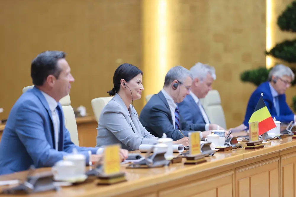 Chủ tịch Thượng viện Vương quốc Bỉ Stéphanie D’Hose và các thành viên trong đoàn. Ảnh: VIẾT CHUNG Chủ tịch Thượng viện Vương quốc Bỉ Stéphanie D’Hose và các thành viên trong đoàn. Ảnh: VIẾT CHUNG