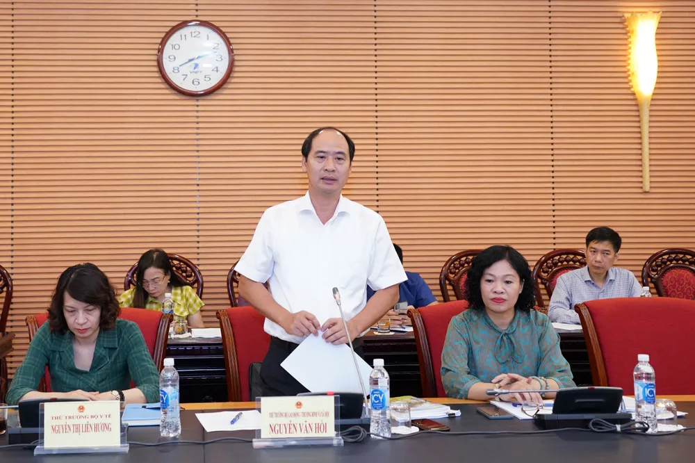 Thứ trưởng Bộ LĐTB-XH Nguyễn Văn Hồi phát biểu