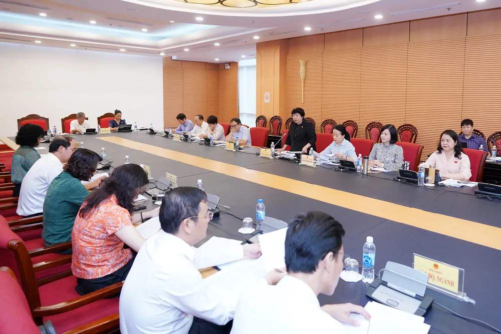 Quang cảnh phiên họp