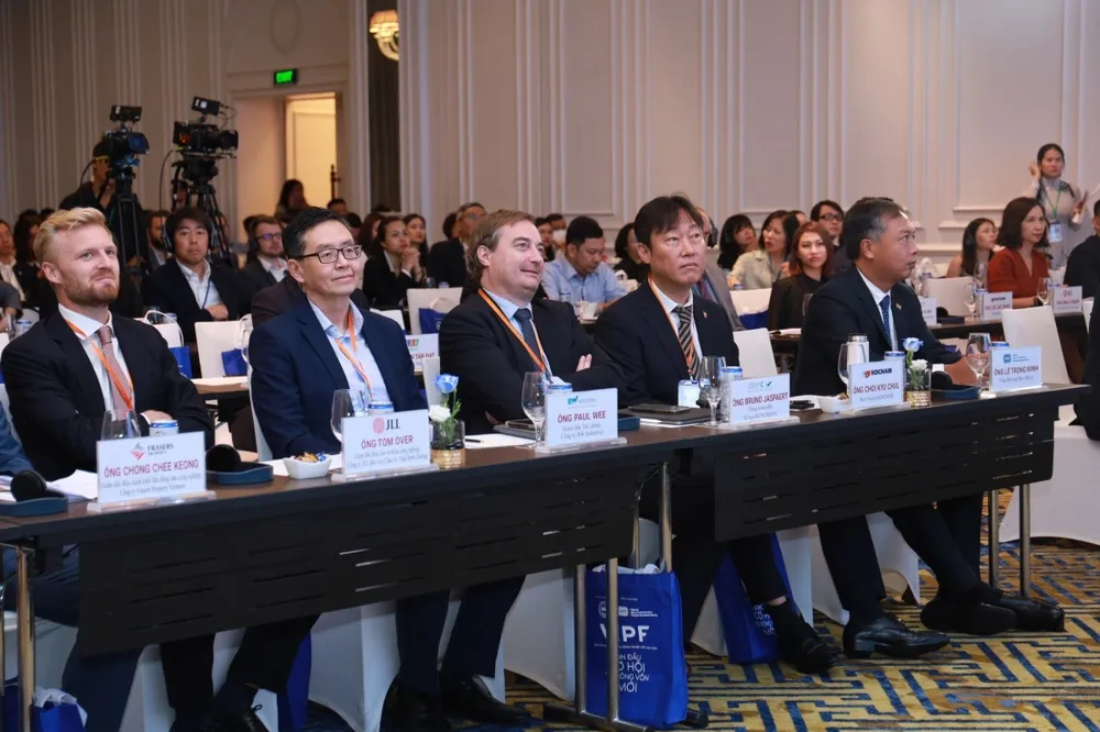 Đại biểu dự diễn đàn Đại biểu dự diễn đàn