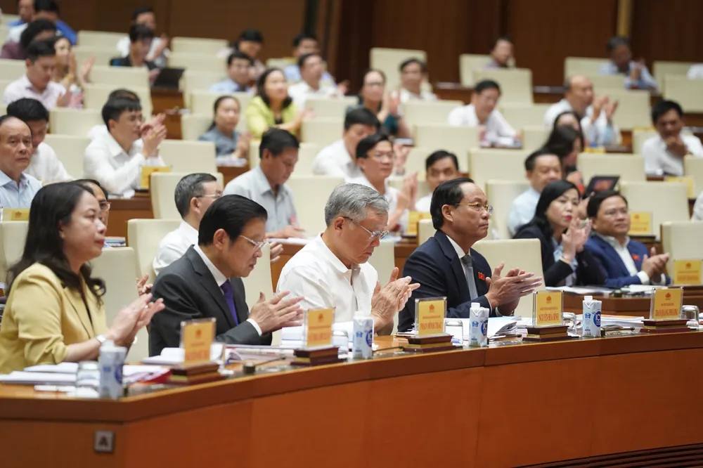 Các đồng chí lãnh đạo Đảng, Nhà nước, Quốc hội dự hội nghị. Ảnh: QUANG PHÚC