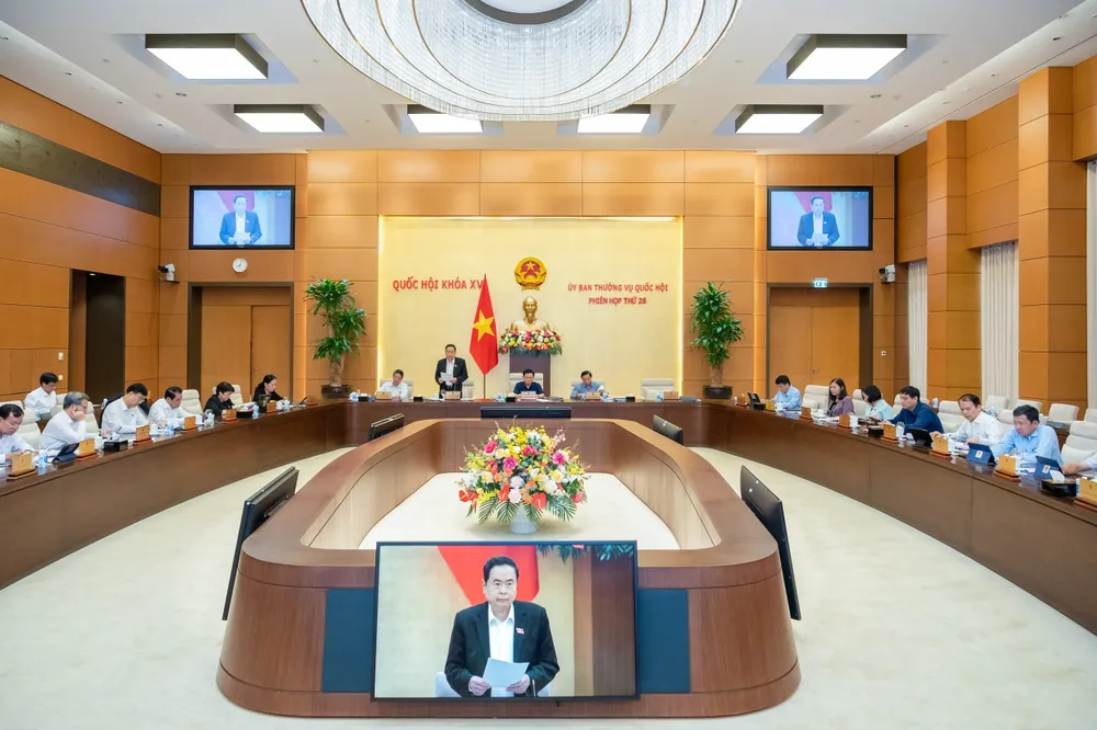 Quang cảnh phiên họp của Ủy ban Thường vụ Quốc hội sáng 18-9 Quang cảnh phiên họp của Ủy ban Thường vụ Quốc hội sáng 18-9